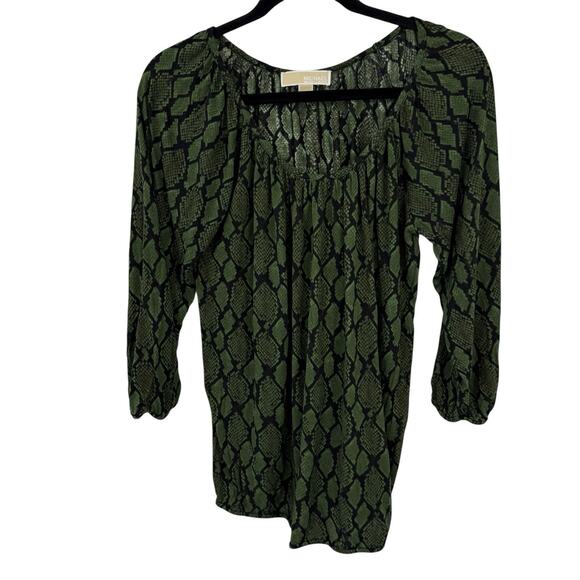 Michael Kors Wide neck Animal Print Top Size Medium Green Rayon elastic Hem Pull - Picture 1 of 7